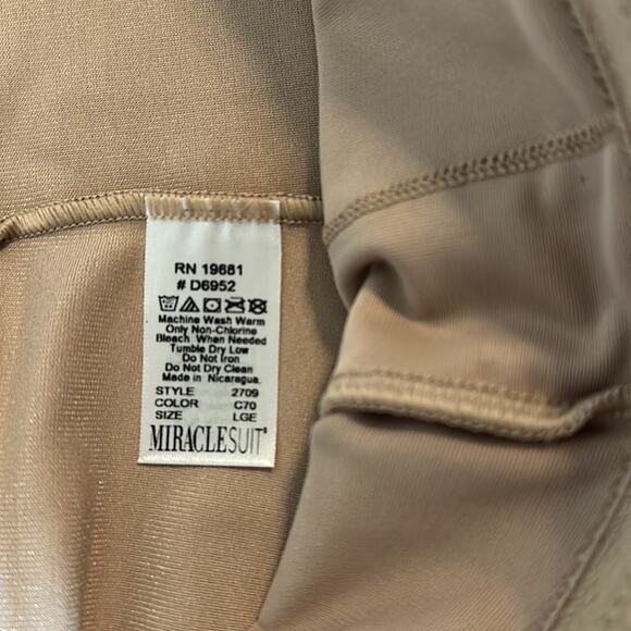 Miraclesuit Shape with an Edge High Waist Thigh Slimmer Shorts New Size L - Picture 9 of 10